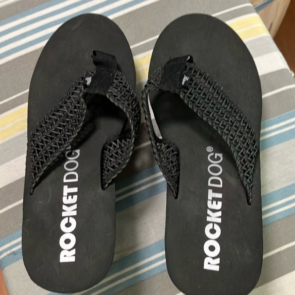 Rocket Dog Black Textured Sandals